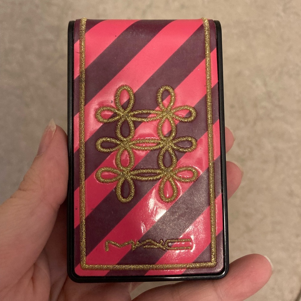 🆕 MAC cosmetics nutcracker sweet peach face palette